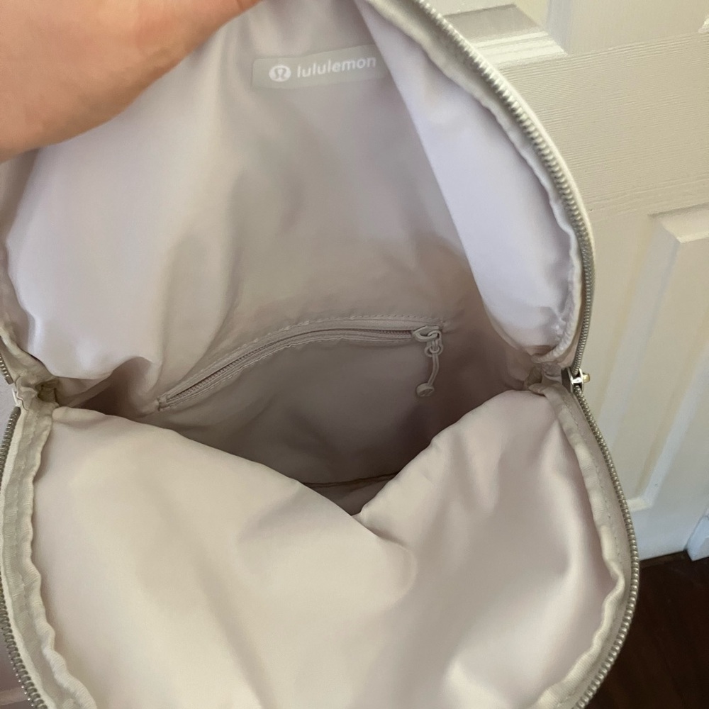 Lululemon Crossbody Festival Bag White - Picture 9 of 11